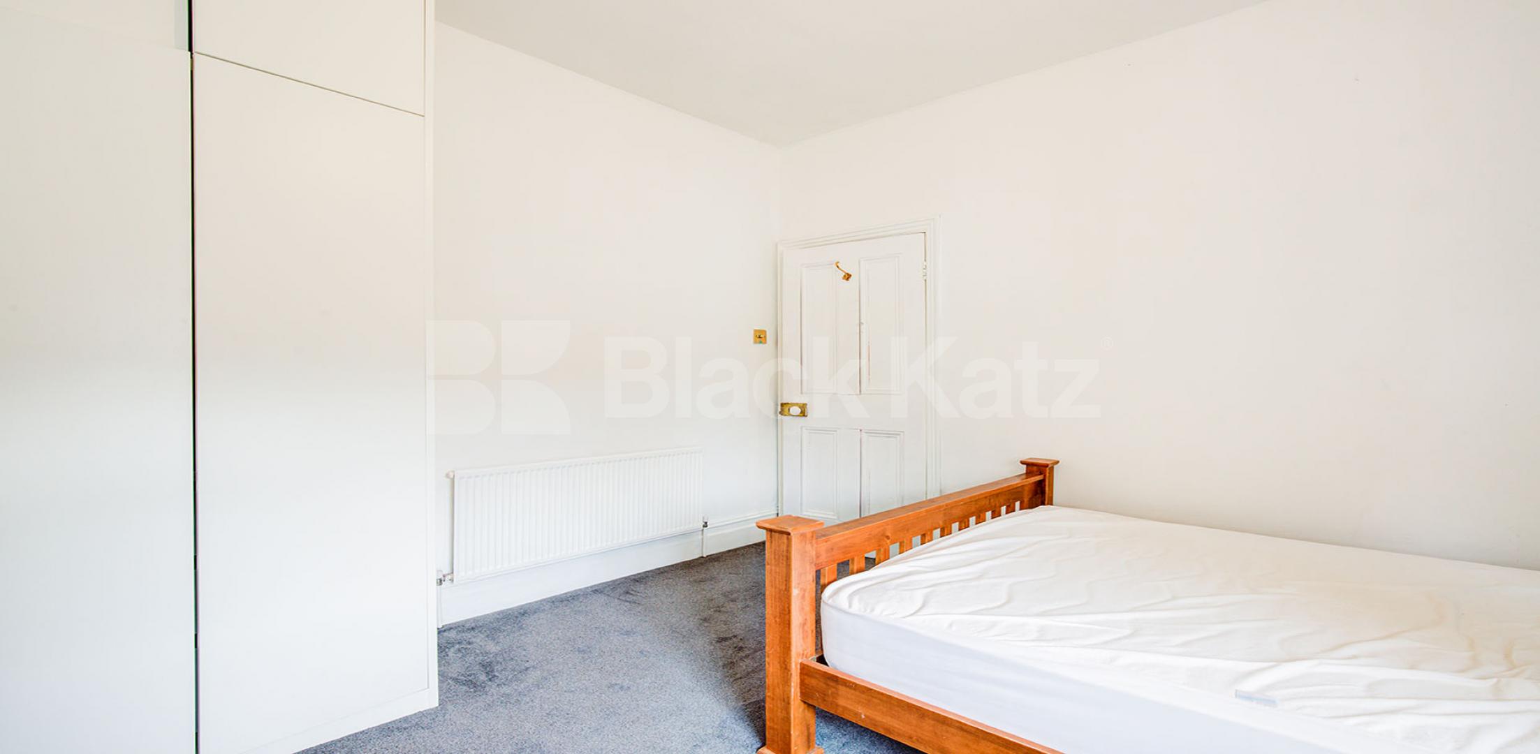 			2 Bedroom, 1 bath, 1 reception Flat			 Ormiston Grove, SHEPHERDS BUSH